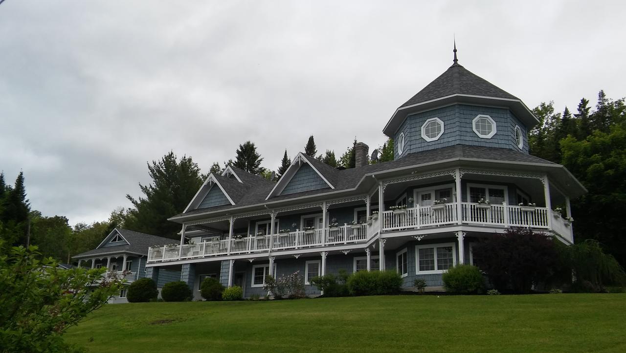 La Maison Bleue Du Lac Wallace Coaticook Exteriör bild